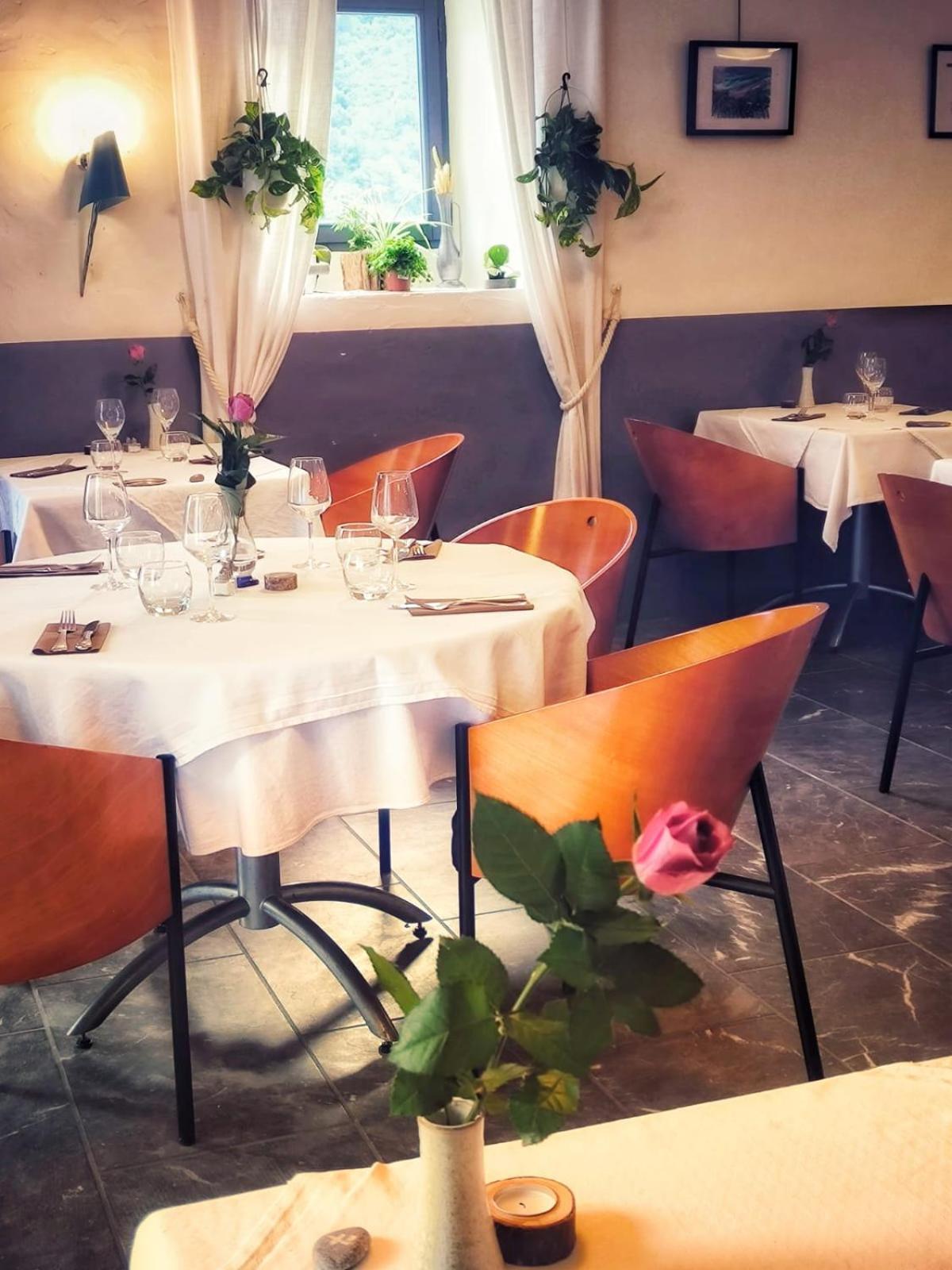 Chateau D'Arance Hotel Restaurant Espace Bien-Etre Cette-Eygun Exteriér fotografie
